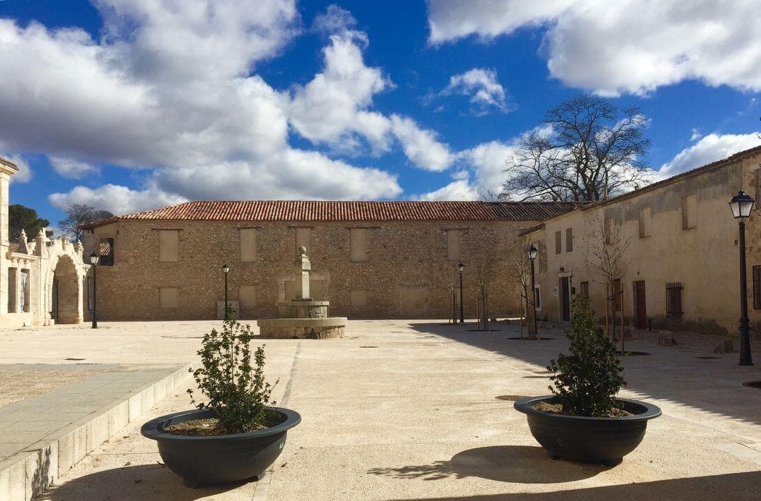 Un Viaje al Pasado Industrial y Arquitectónico de los Borbones