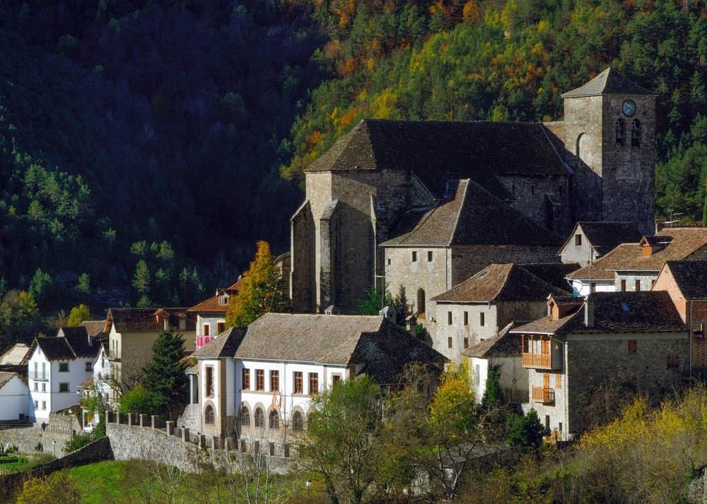 Ansó: Un viaje al corazón del Pirineo Aragonés, donde historia y naturaleza se encuentran