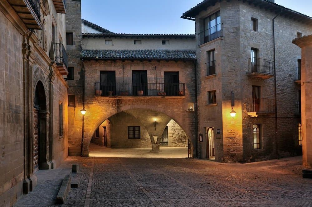 Sos del Rey Católico: Un Viaje a la Historia de la Reconquista y al Nacimiento de un Monarca