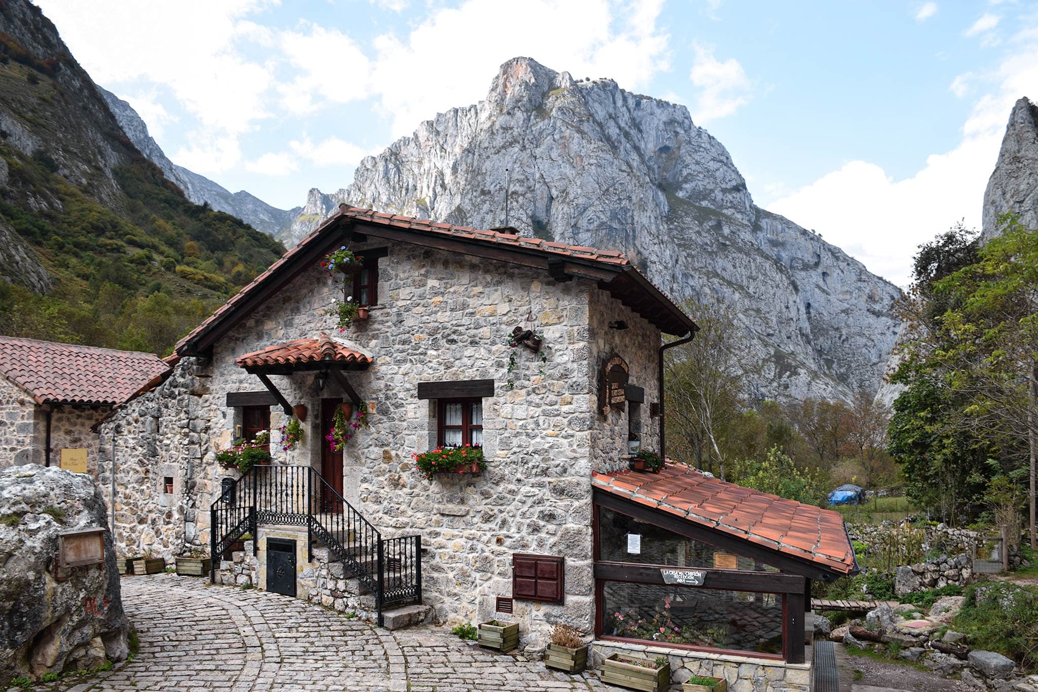 Bulnes, Asturias - Uno de los pueblos más bonitos de España